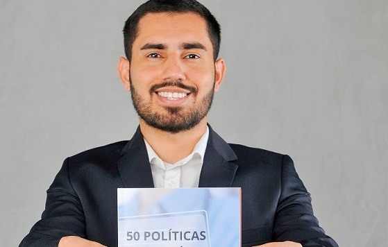 Araraquarense lança livro sobre como fazer um mandato inteligente para auxiliar gestores municipais