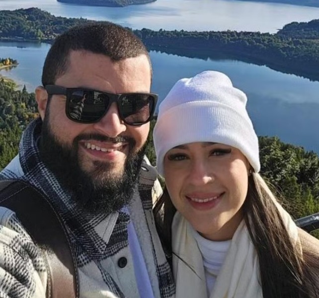 Familiares e amigos lamentam a morte do casal Renato e Bianca