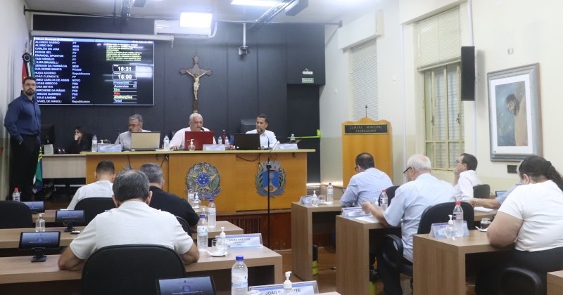 Vereadores de Araraquara aprovam nove projetos em sessão extraordinária