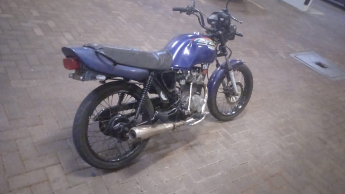 Foragido da justiça é flagrado com motocicleta sem emplacamento em Araraquara