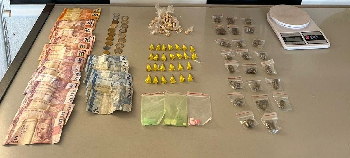 Homem é preso com drogas e dinheiro durante operação da PM em Ibaté