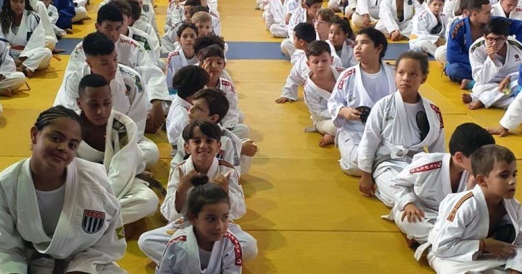 Aulas de judô gratuitas: projeto abre inscrições em Araraquara; confira como participar