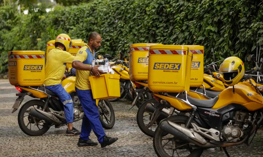 Correios anunciam concurso para contratar 3,2 mil carteiros; saiba mais