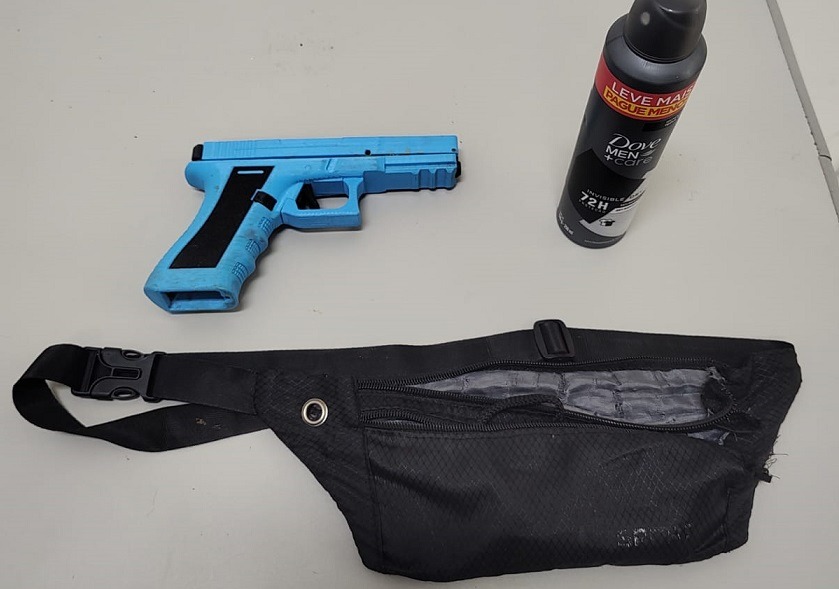 Criminoso assalta farmácia com arma falsa em Araraquara; foi preso