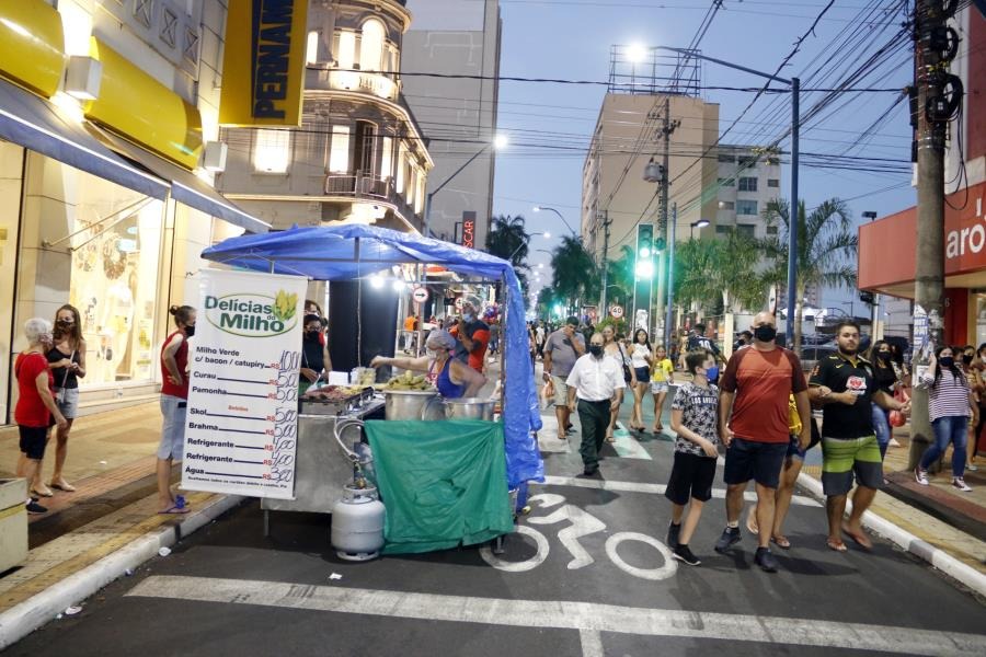 Horário estendido nesta sexta-feira no comércio de Araraquara; trecho da Rua 2 será interditado