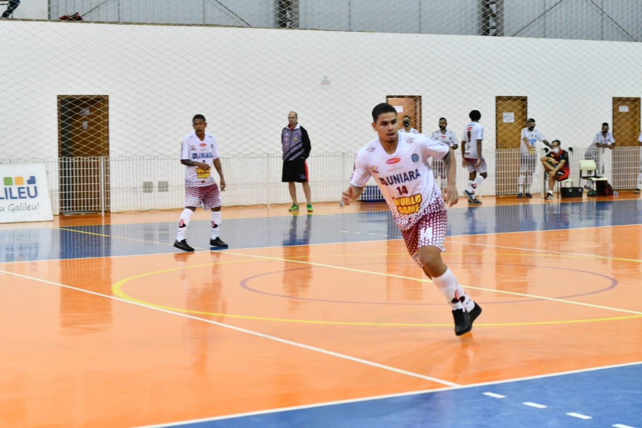 Futsal masculino da Uniara/Fundesport ganha em Botucatu