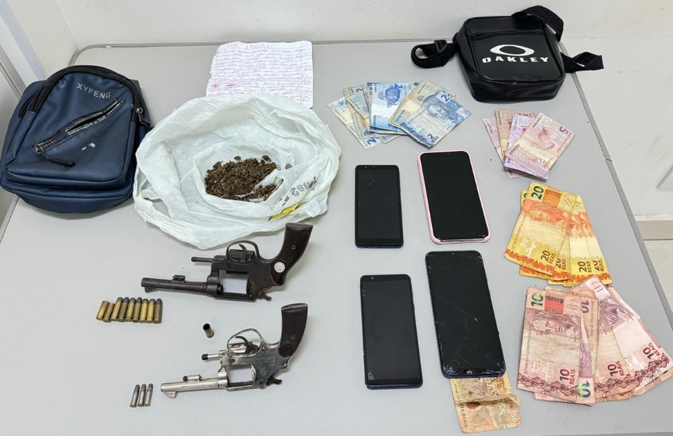 BAEP apreende armas e munições em Araraquara; menor é detida