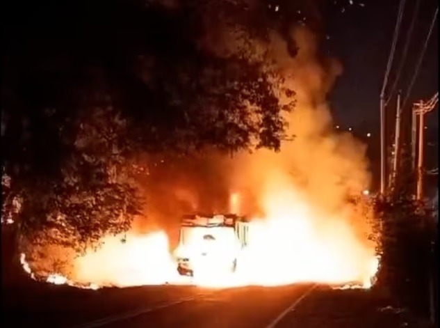 Pânico: fumaça se espalhou rapidamente, diz testemunha sobre incêndio em ônibus da Viação Paraty