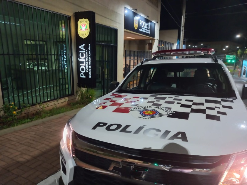 Adolescente tenta roubar motorista de aplicativo e acaba detido no Jardim Eliana