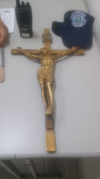 Ladrão é preso pela GCM com peça de cobre furtada em cemitério no Centro de Araraquara
