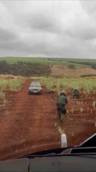 Carro furtado em Araraquara é recuperado pela PM após perseguição cinematográfica