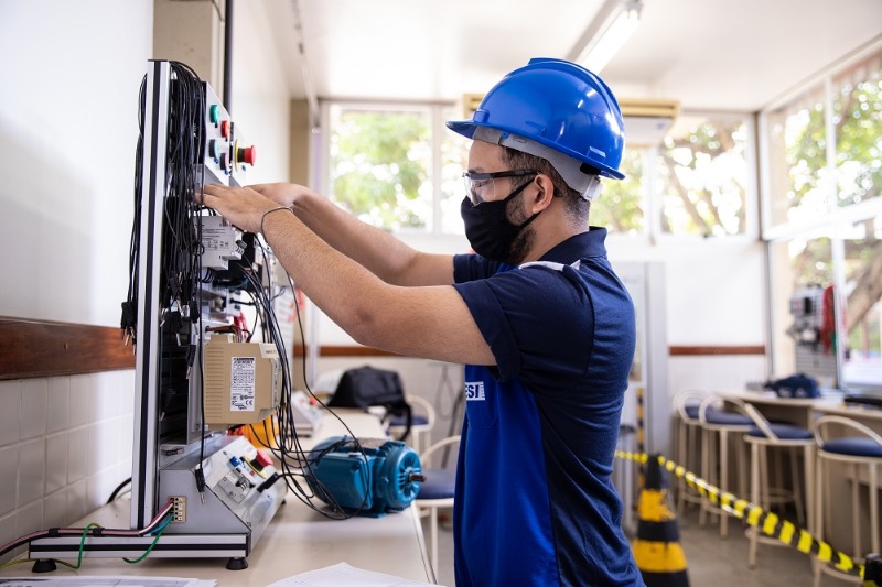 Jovem Aprendiz: Senai oferece cursos gratuitos para aprendizagem industrial em Araraquara; 80 vagas