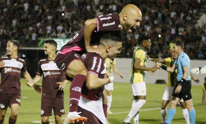 Ferroviária vira pra cima do Ypiranga e garante acesso a série B do Brasileirão 2025
