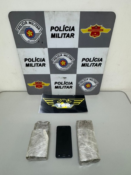 Motociclista é preso pelo TOR com dois tijolos de maconha na SP-255 em Boa Esperança do Sul