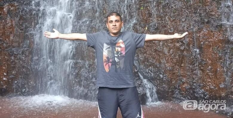 Homem que teve 97% do corpo queimado durante incêndio em residência morre na região de Araraquara