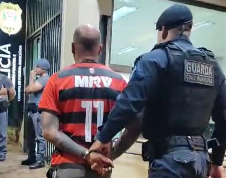 Homem procurado por furto é preso pela Guarda Municipal na Vila Yamada
