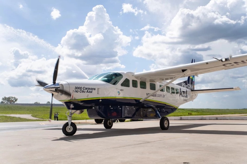 Azul cancela voos e troca avião após baixa procura em Araraquara