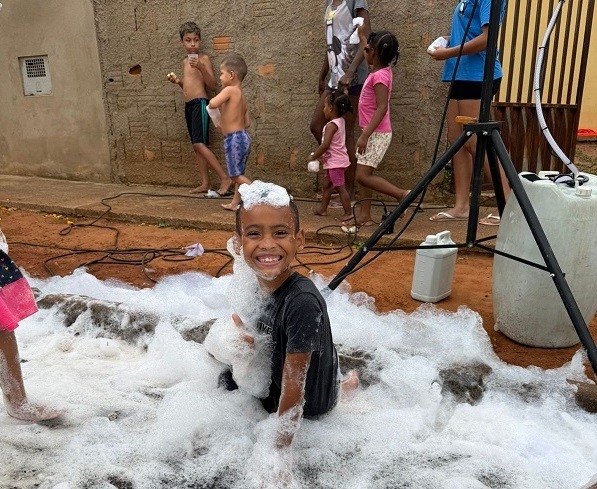 A força do Bem: crianças do Valle Verde ganham festa e presentes em ação solidária entre amigos
