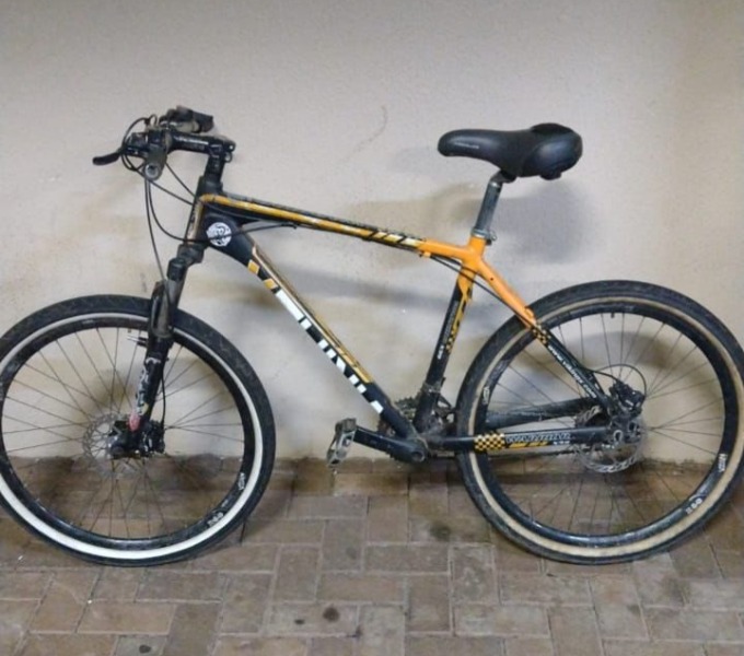 Ladrão foge com bicicleta roubada, mas é preso pela Força Tática em Araraquara