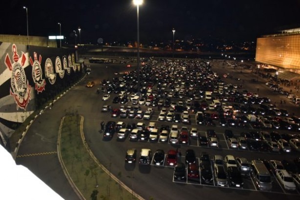 Motoristas de vans de Ibaté são sequestrados e assaltados no estacionamento da Neo Química Arena