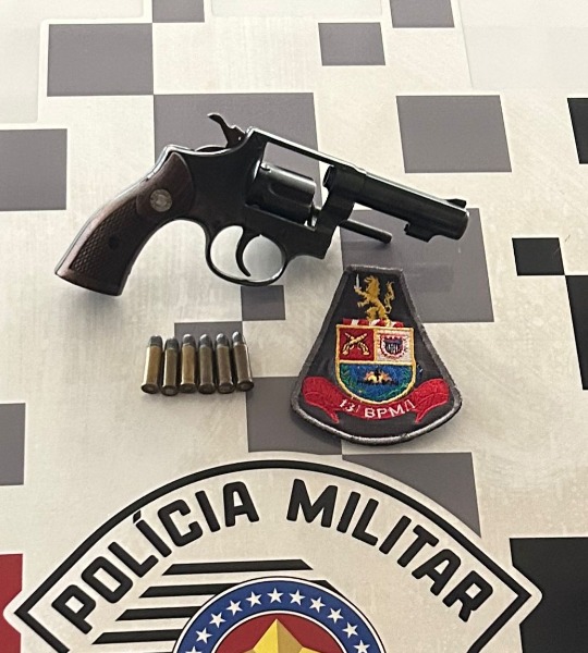 Dupla é detida pela PM com revólver no Centro de Araraquara