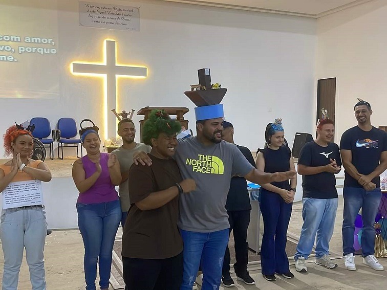 Escola Bíblica Valentes em Cristo promove evento ‘Cabelo Maluco Bíblico’ em Araraquara