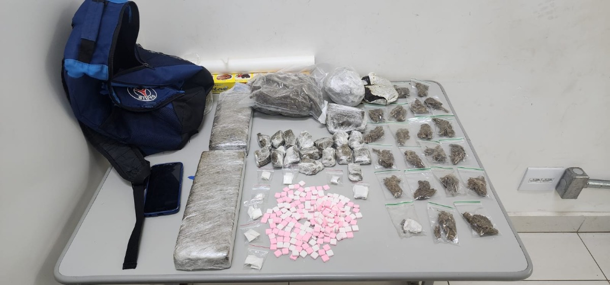 Motoboy do “disk drogas” é preso pela PM com maconha e ecstasy no Melhado