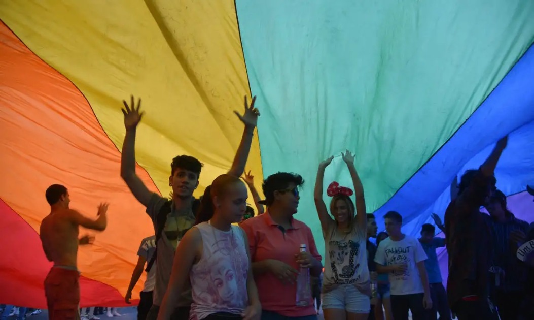 Araraquara realiza Parada do Orgulho LGBTQIA+ neste domingo (24); ‘seremos resistência’