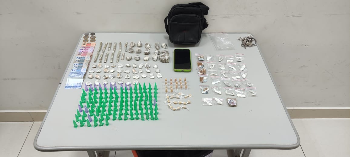 Traficante é preso pela PM com drogas e dinheiro no Jardim São Rafael ll