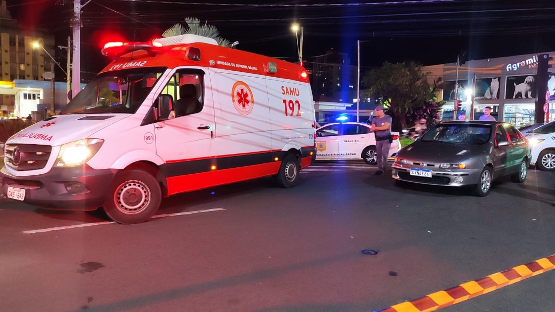 Casal é atropelado por carro e fica ferido na Rua Gonçalves Dias