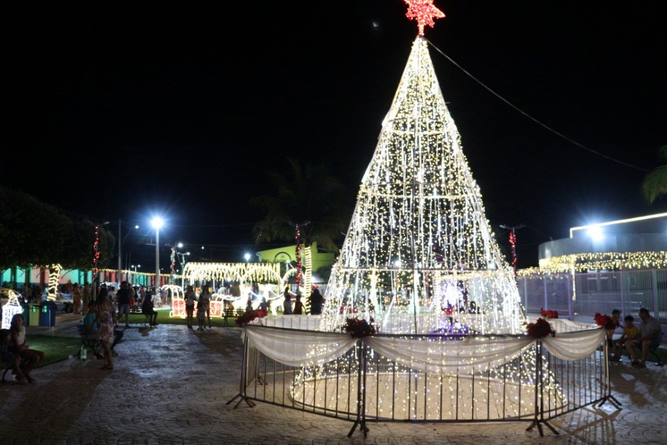 Menor cidade da região de Araraquara, Trabiju acende as luzes de Natal e vira destino para passeios em família