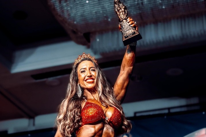 Araraquarense e campeã internacional, Maria Rita Penteado brilha no fisiculturismo e inspira gerações