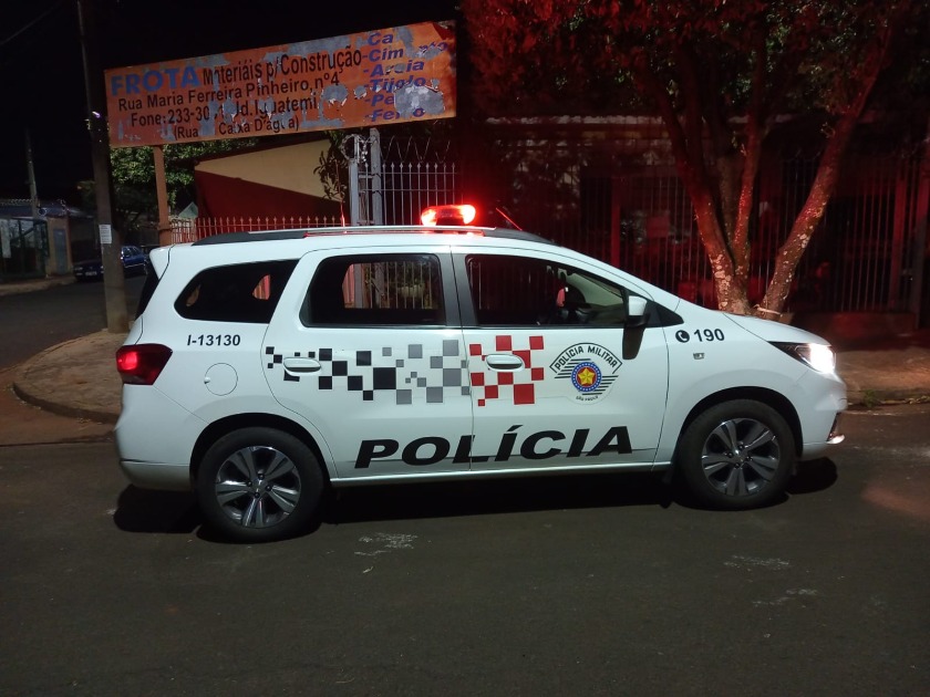 Dupla ameaça funcionários e rouba pizzaria no Santa Angelina