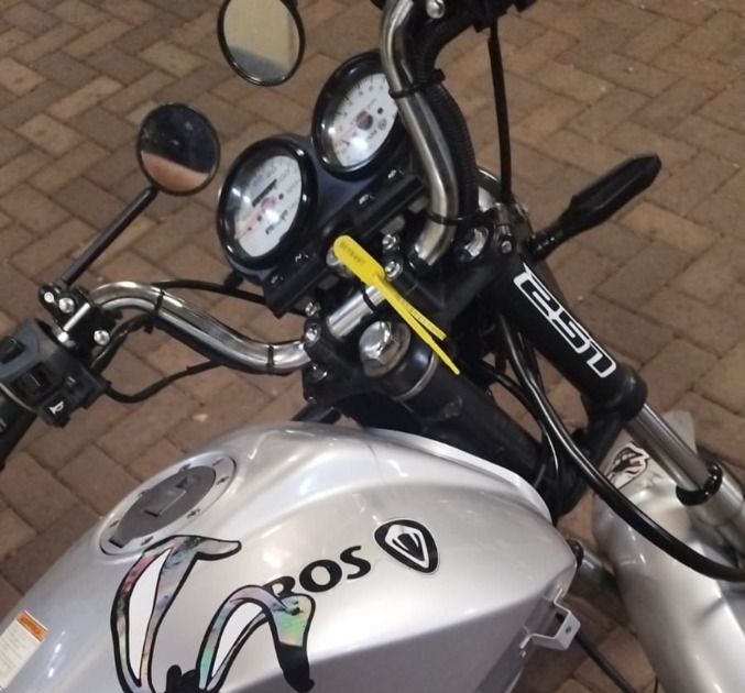 Jovem é detido pela GCM com moto adulterada e porte de drogas no Centro de Araraquara