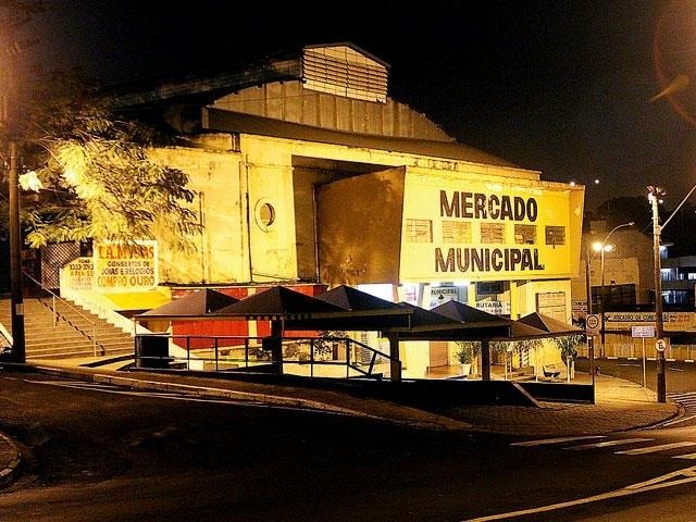 Lavrador é agredido e roubado por dupla em frente ao Mercadão Municipal no Centro de Araraquara