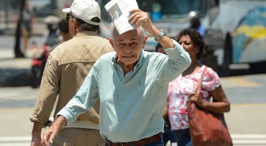 Calor excessivo representa risco para a saúde do coração;  ‘chances de infarto e AVC’