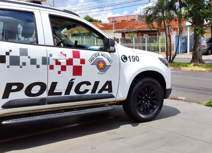Sobrinho é preso após agredir a tia com garrafadas na cabeça no Jardim Brasil