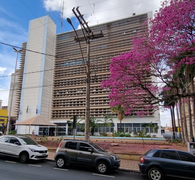 Prefeitura de Araraquara assegura contratar concursados após demissão em massa