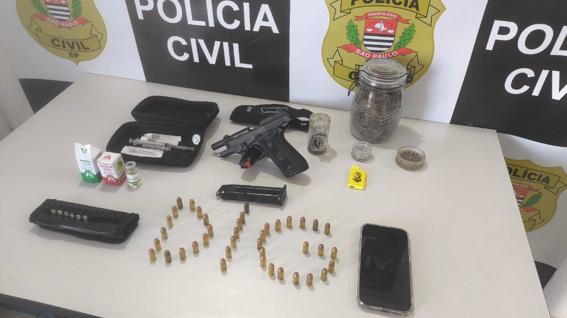 Ex-lutadora é presa com arma, maconha e anabolizantes em Araraquara
