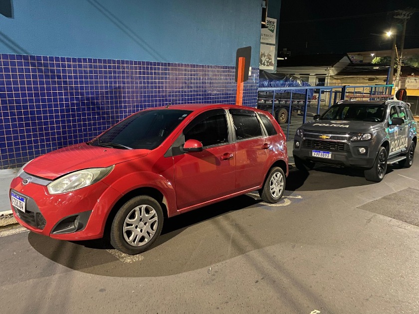 Gesseiro é preso pelo BAEP com carro furtado no Jardim Uirapuru