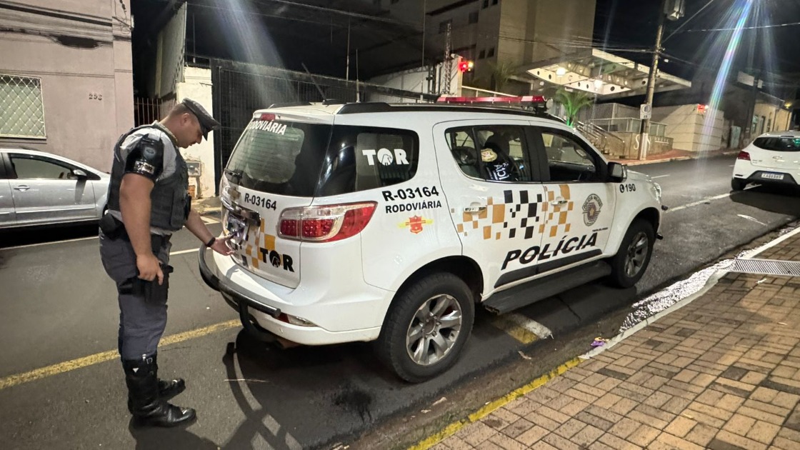 Jovem condenado a 6 anos por roubo é preso pelo TOR na SP-310 em Araraquara
