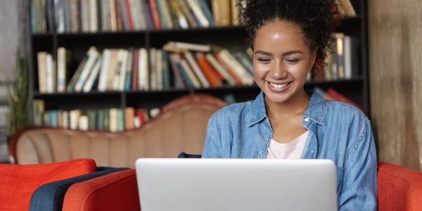Veja como participar de cursos gratuitos e com certificado em diversas áreas