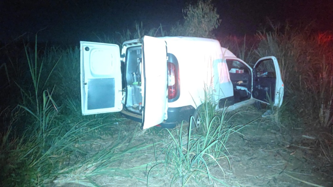 Casal é roubado por dupla armada enquanto vendiam churros no Jardim Esplanada; carro foi recuperado