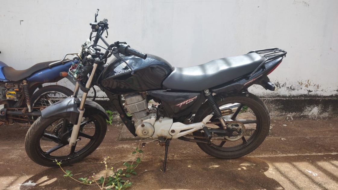 Dupla é presa pela PM com moto adulterada na SPA-051 em Rincão