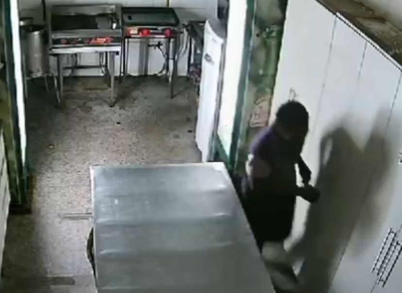 Ladrão é flagrado furtando picanha e garrafas de whisky em bar no Jardim dos Manacas
