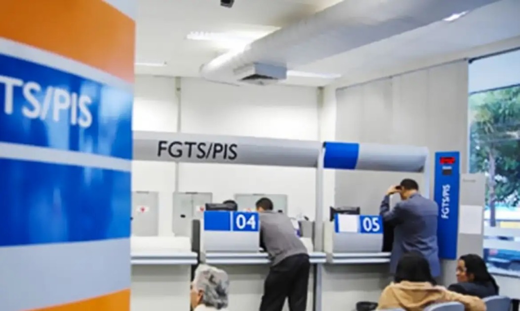 Trabalhadores podem resgatar R$ 26 bi do PIS/Pasep; plataforma libera dinheiro dia 28