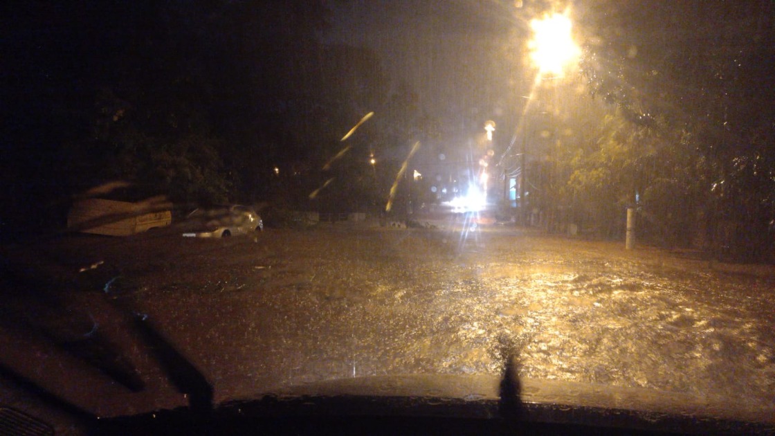 Temporal com granizo e ventania causa destruição em Nova Europa