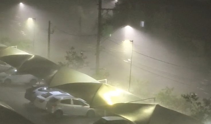 VÍDEOS: chuva forte com granizo provoca falta de energia em Araraquara