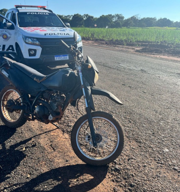 Homem é detido pela PM com moto furtada na vicinal Ivo Najm