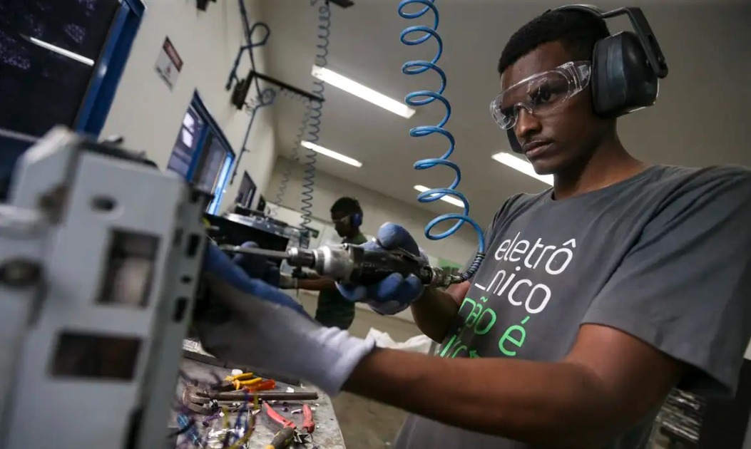 Empresas de Araraquara têm vagas de emprego abertas com salários de até R$ 2,5 mil